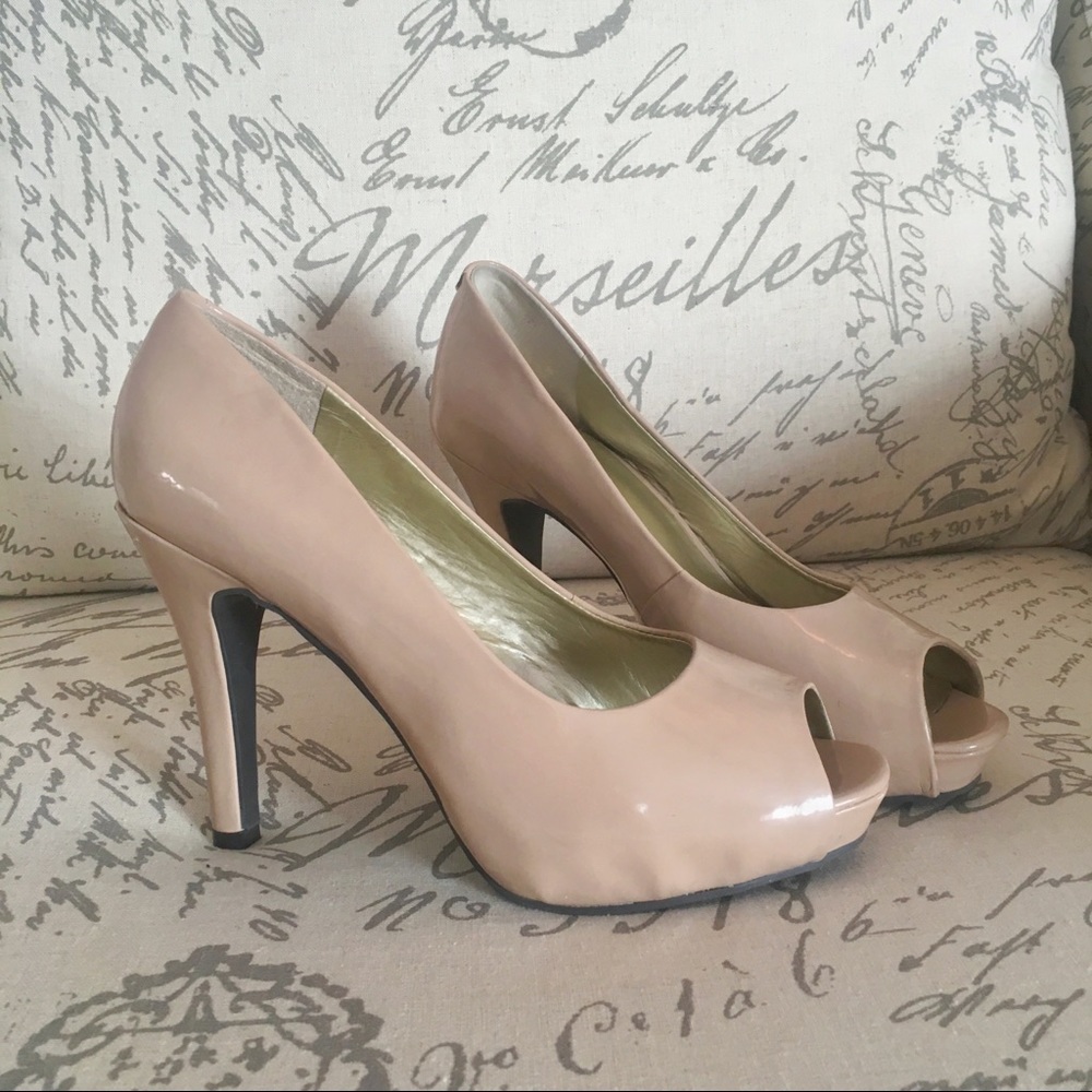 Nine West peep toe pumps